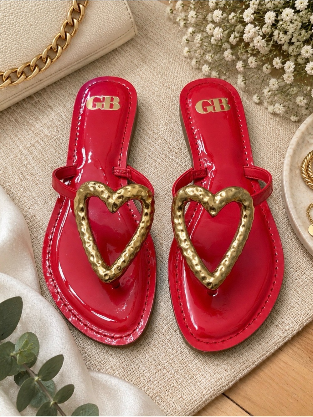 Summer Luv Patent Thong Sandals With Textured Gold Heart